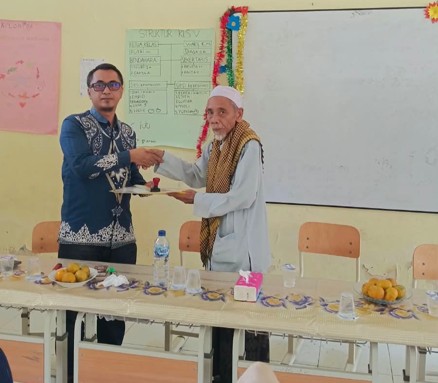 Pergantian Pengurus Komite Sekolah SDN Caringinpasir Tunjung Tejang di Gelar Secara Musawarah Mufakat